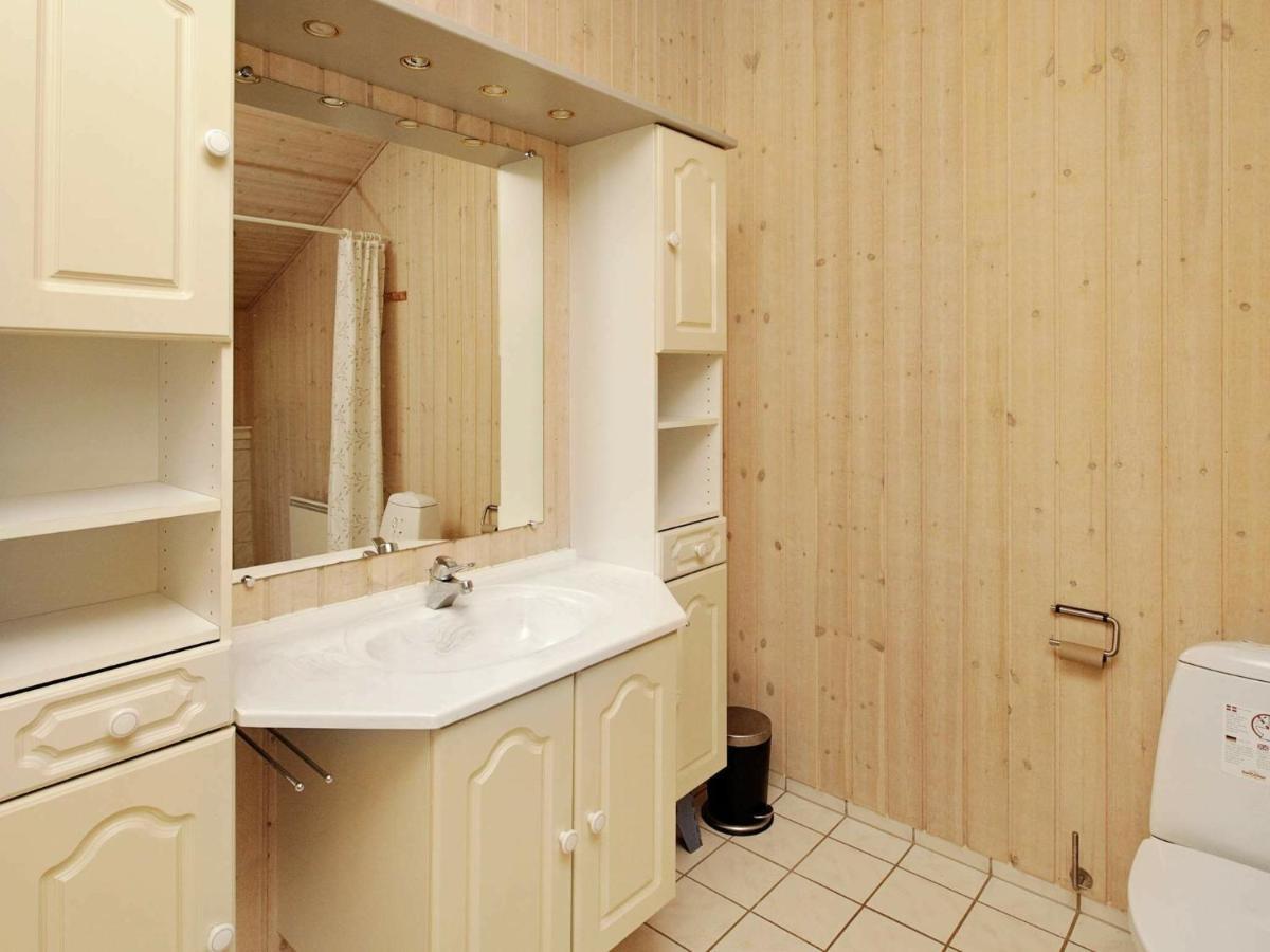6 Person Holiday Home In Ansager Экстерьер фото