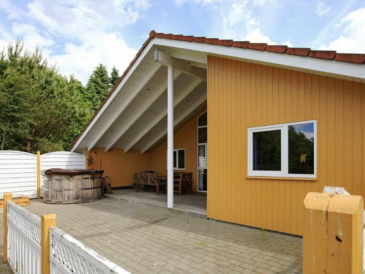 6 Person Holiday Home In Ansager Экстерьер фото