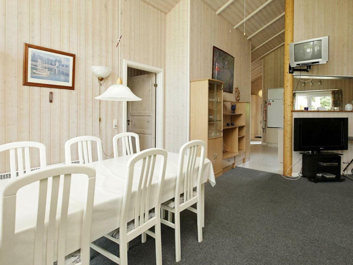 6 Person Holiday Home In Ansager Экстерьер фото